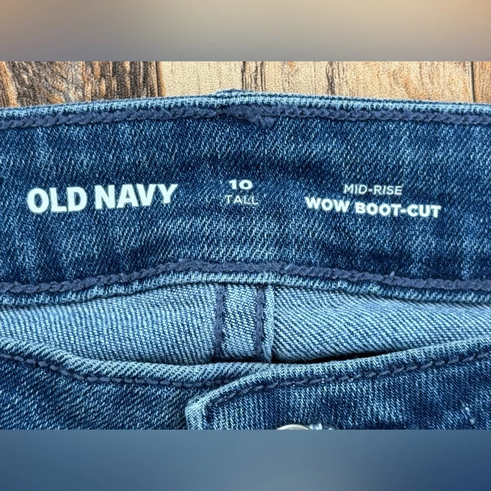 Women’s Old Navy Mid-Rise Wow Boot Cut Jeans, Size 10 Tall, Comfortable Fit - Picture 2 of 14